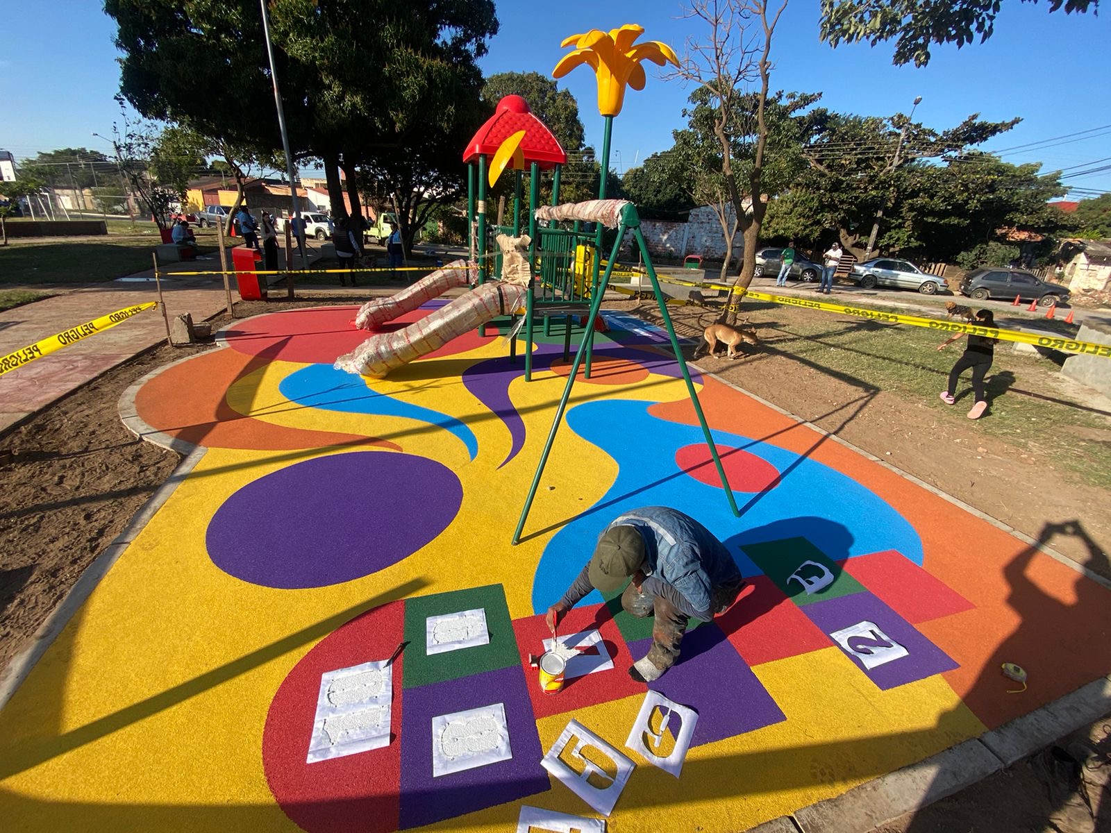 Inspección de trabajos de remodelación de más de 100 plazas en la capital cruceña