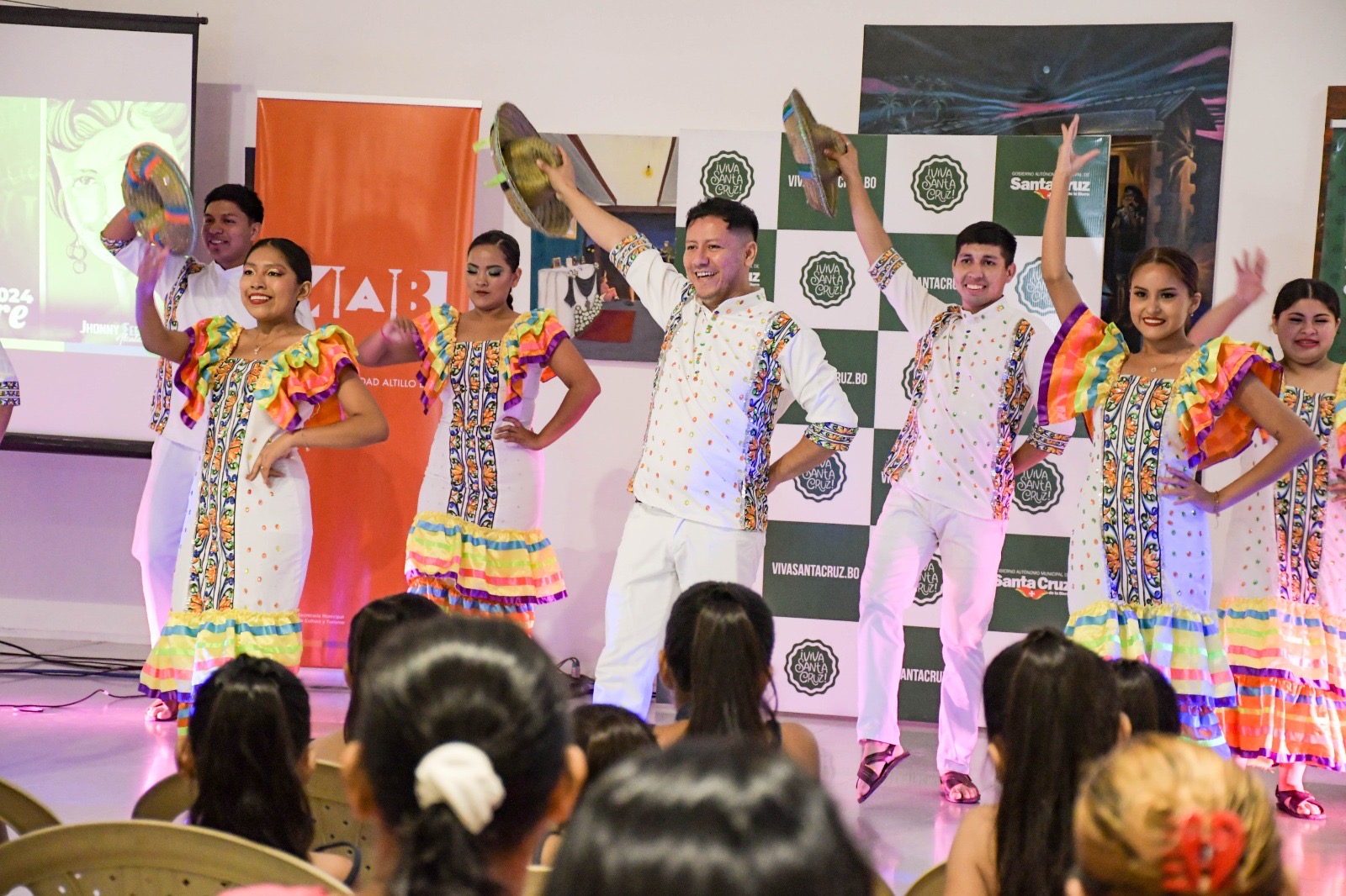 Noviembre Cultural en la capital: más de 110 actividades para disfrutar teatro, ferias y exposiciones