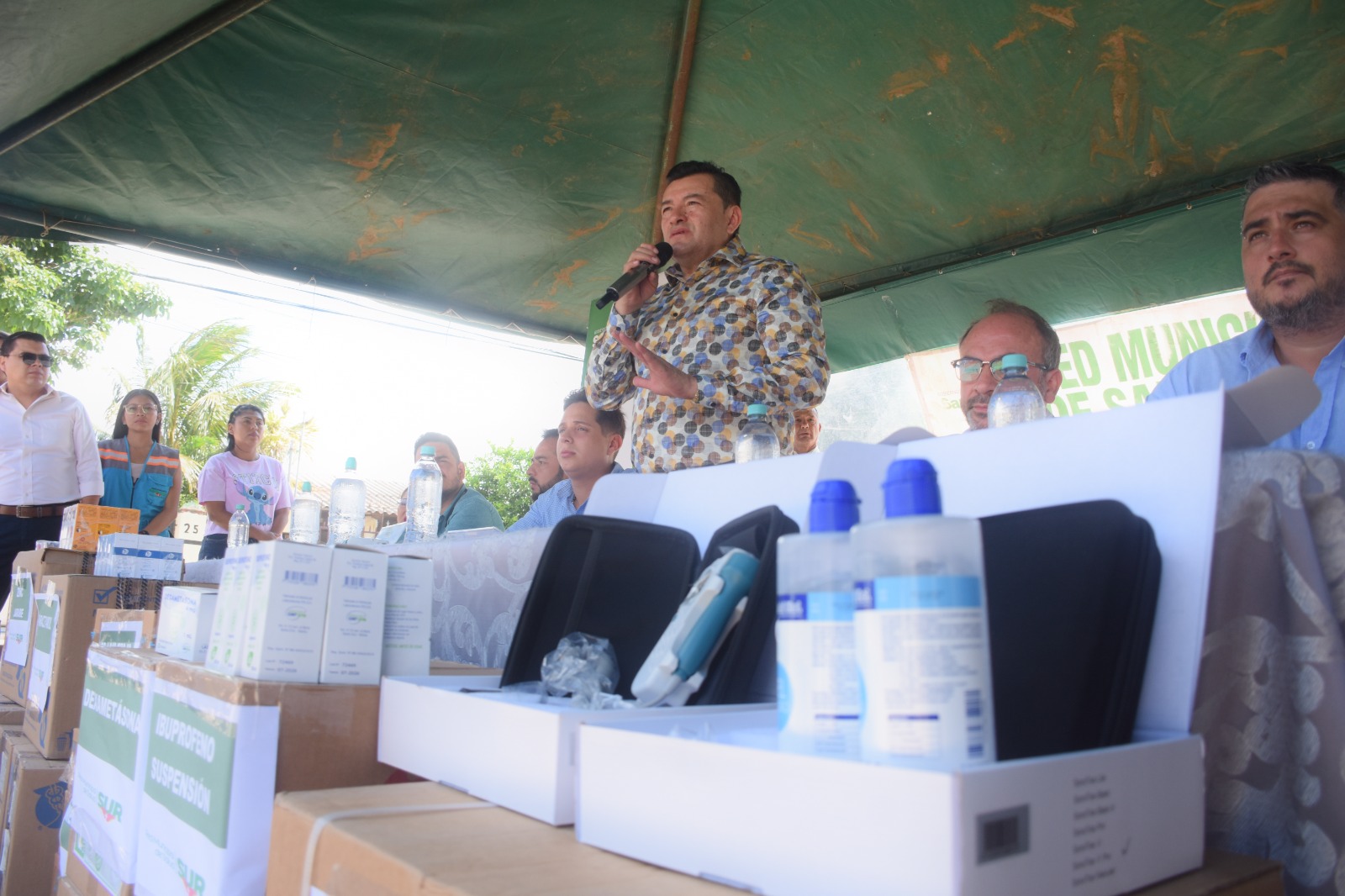 Municipio fortalece la salud con entrega histórica de equipos, medicamentos y mobiliario