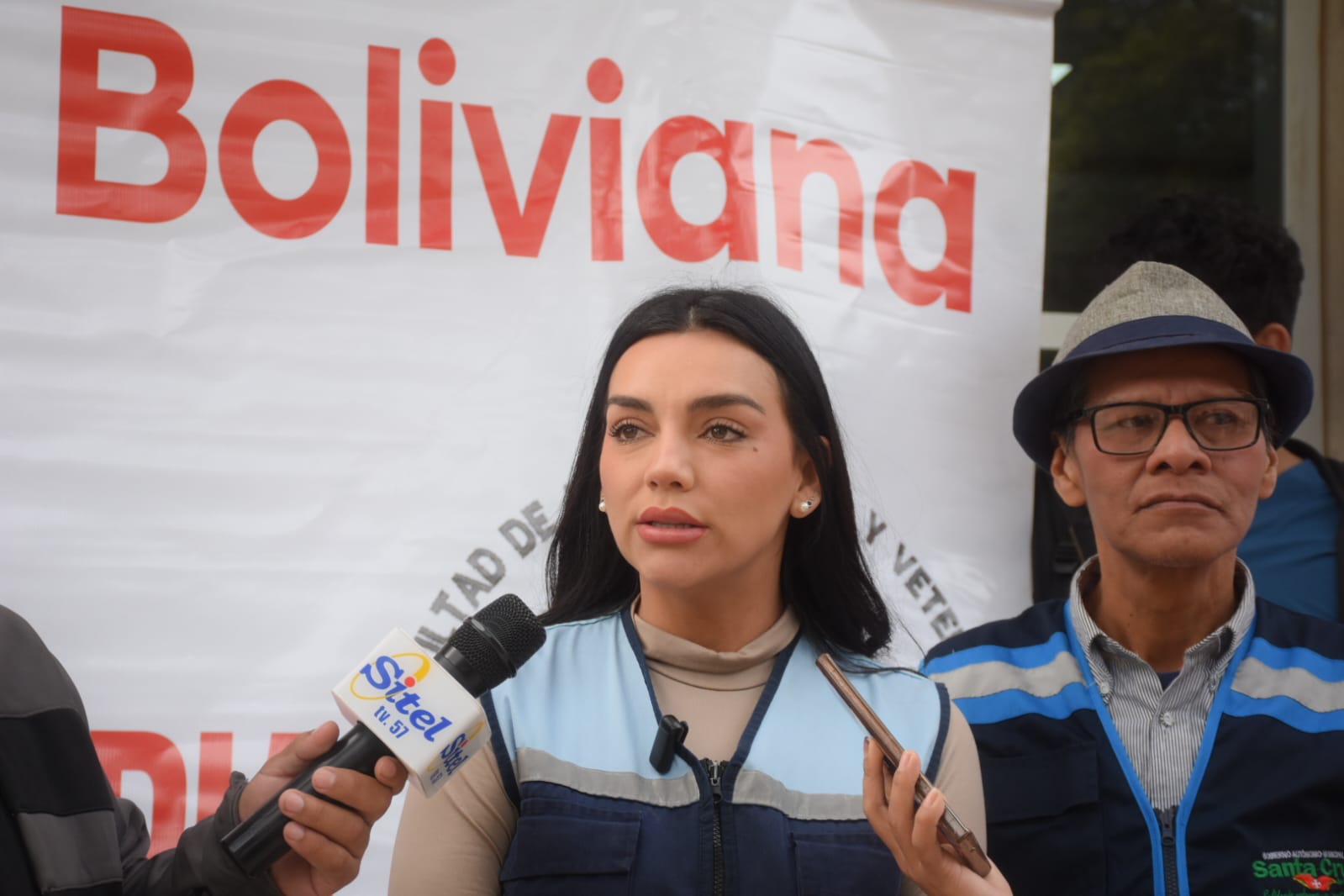 Municipio cruceño lanza censo de canes y felinos con apoyo de estudiantes de la Universidad Evangélica Boliviana