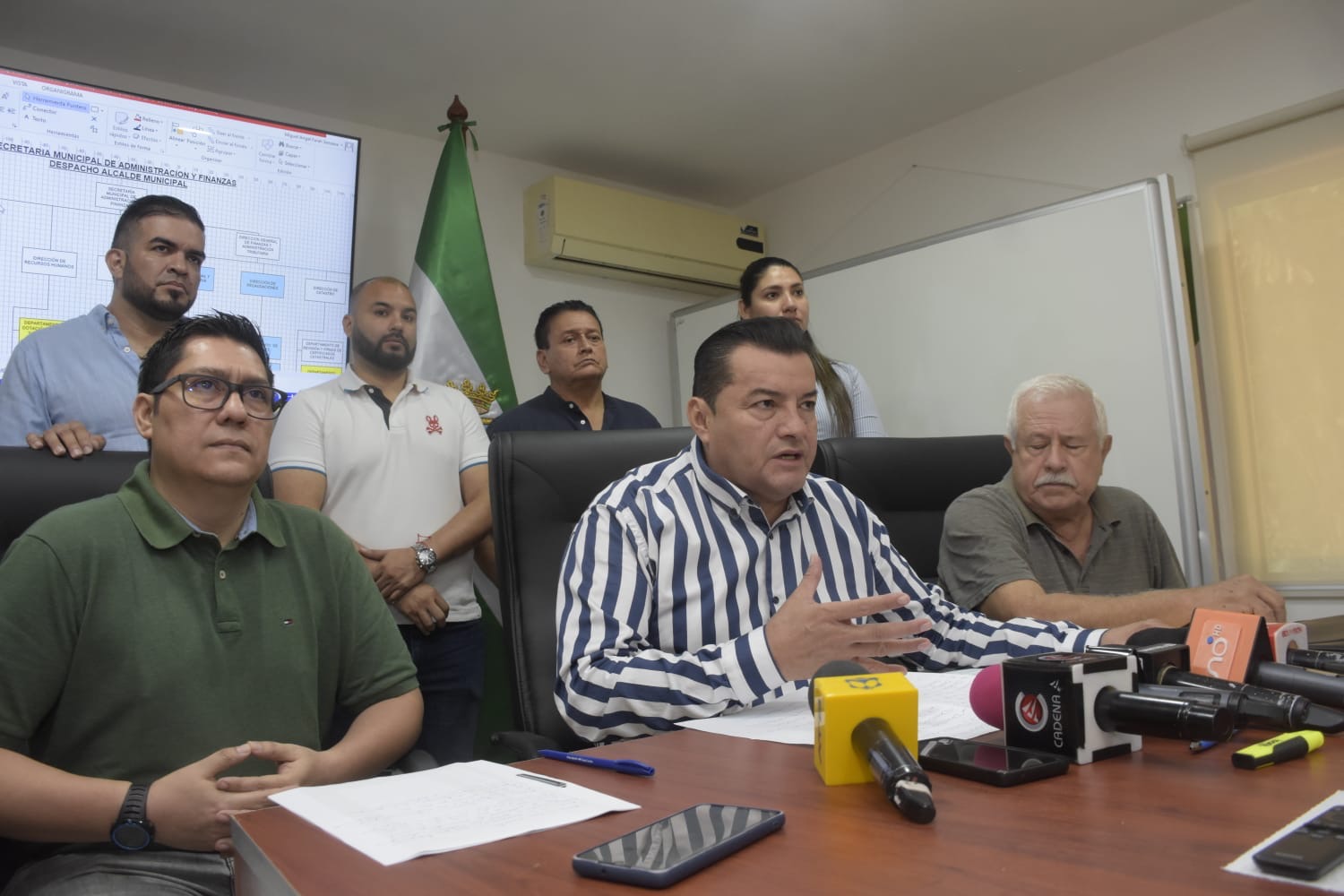 Alcalde Jhonny Fernández anuncia reestructuración en el Gobierno Municipal de Santa Cruz de la Sierra